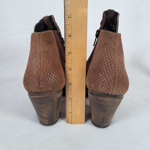 Free People Womens Suede Loveland Heeled Ankle Boot Size 40 Brown Western Pirate - Picture 9 of 9